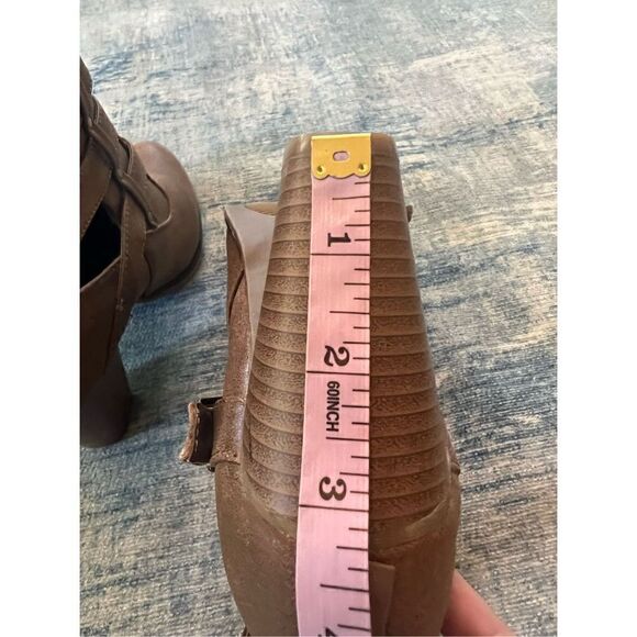 Forever Brown Faux Leather Back Zip Block Heel Ankle Booties Size 8.5 - Picture 8 of 8